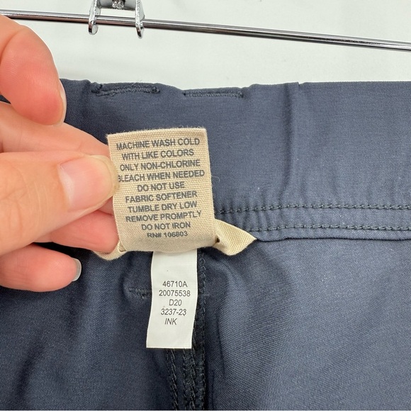 Duluth Trading Co. Women's Dry on the Fly Capris in Charcoal Gray Plus Size 18 - Picture 5 of 11